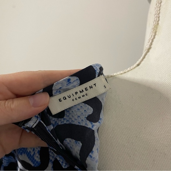 EQUIPMENT Femme Blue Animal Print Silk Dress - Picture 8 of 10